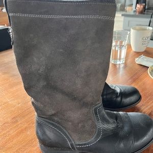 Short all leather/suede cowgirl boots